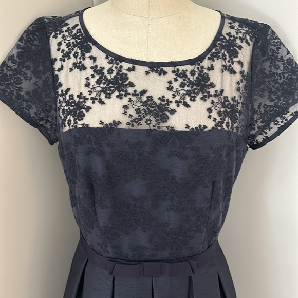 Taylor Brand Navy Blue Dress with Pockets size 6 - Picture 4 of 12